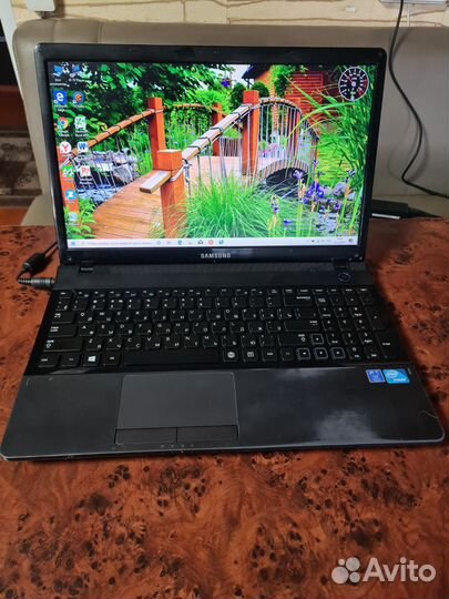 Samsung np300e5x