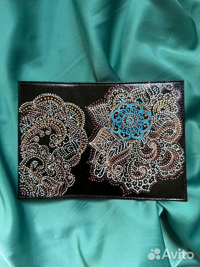 Чехол на паспорт с росписью ручной работы