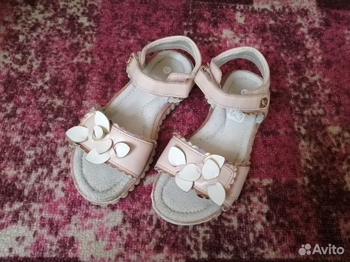 Сандалии для девочки