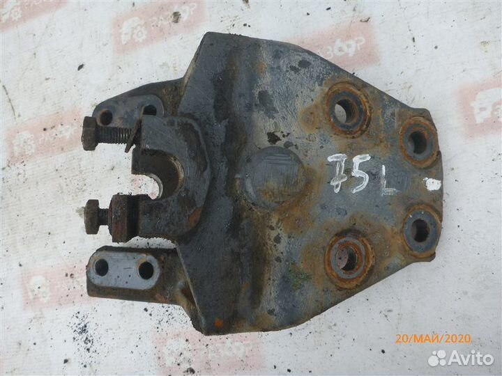 Кронштейн рессоры передний левый Daf Cf 85