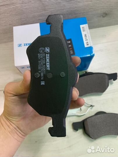 Колодки тормозные передние Chrysler Voyager 4