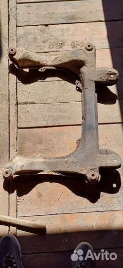 Подрамник audi 80 б3