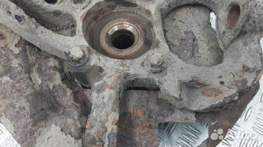 Ступица передняя правая land rover discovery 3 (FM