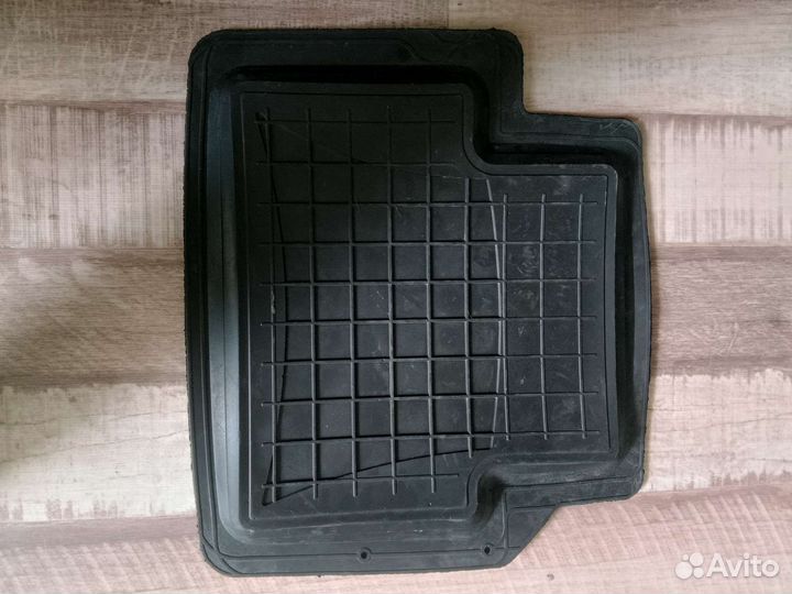 Оригинальные коврики на Nissan Almera G15