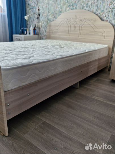 Кровать с матрасом бу