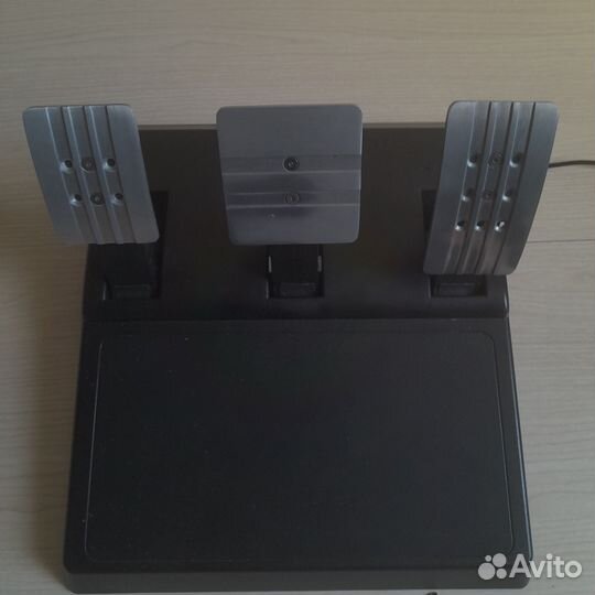 Игровой руль Thrustmaster T300