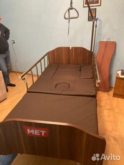 Кровать для лежачих больных elektro MET rent