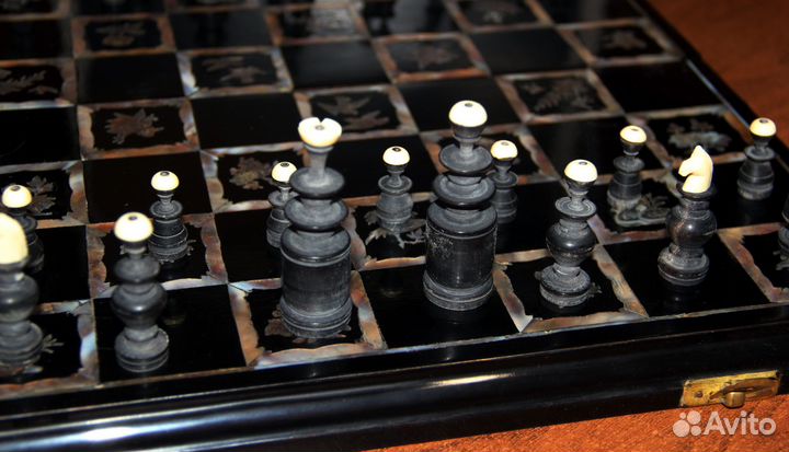 Шахматы (Индия). Черное дерево, перламутр, рог