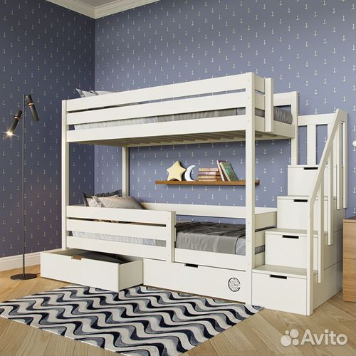 Двухъярусная кровать из дерева