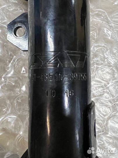 Амортизатор подвески передний Toyota Opa 2000