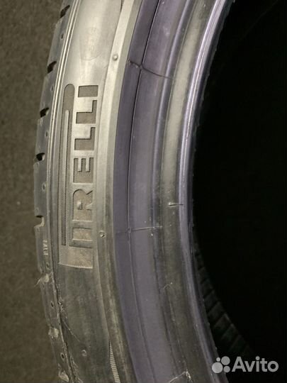 Pirelli P Zero PZ4 225/40 R19 и 255/35 R19 93Y