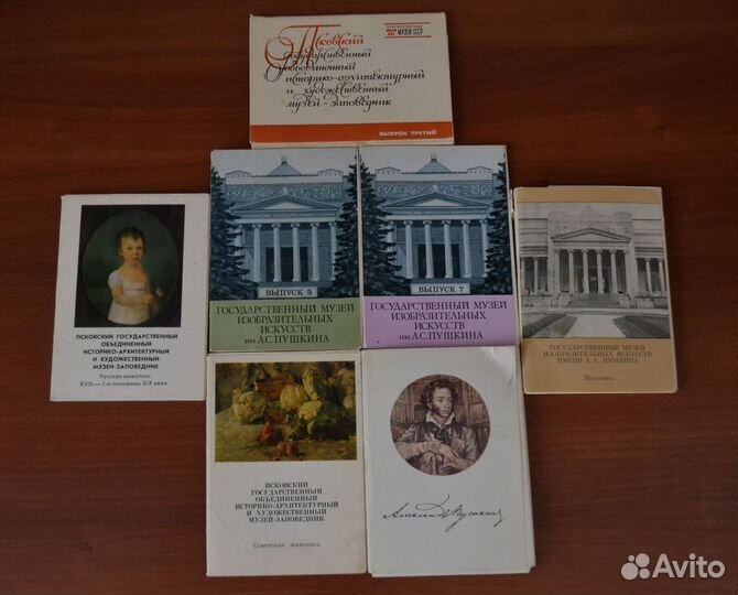 19 наборов с открытками (335 открыток)