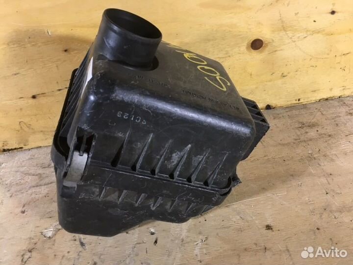 Корпус воздушного фильтра Toyota Duet M100A ejve