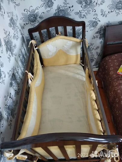 Детская кроватка