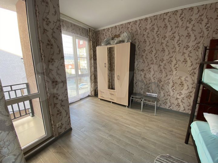 2-к. квартира, 43 м², 3/3 эт.