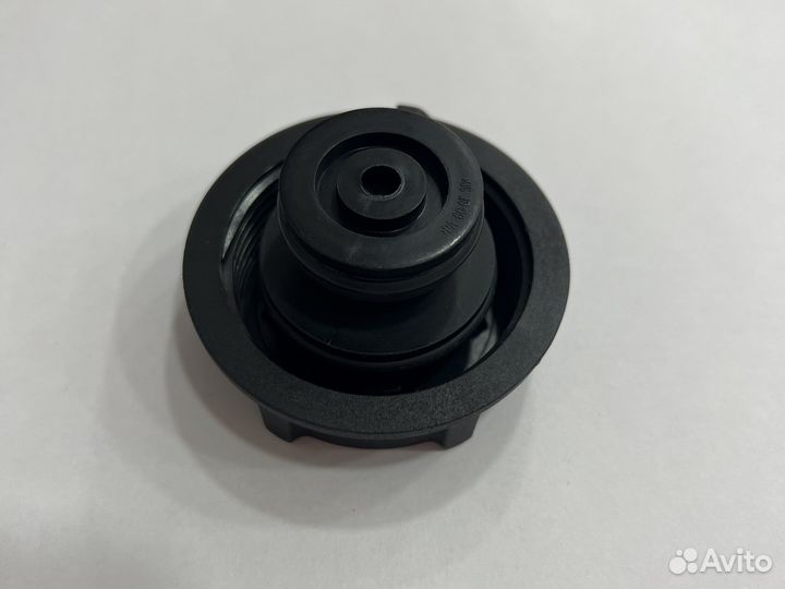 Крышка расширительного бачка Ford Focus 2 Mazda 3