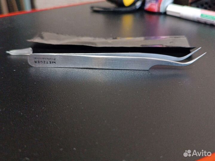 Пинцет изогнутый для наращивания ресниц