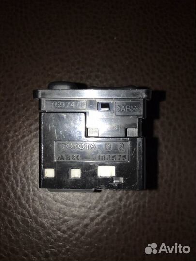 Блок управления зеркалами на Toyota