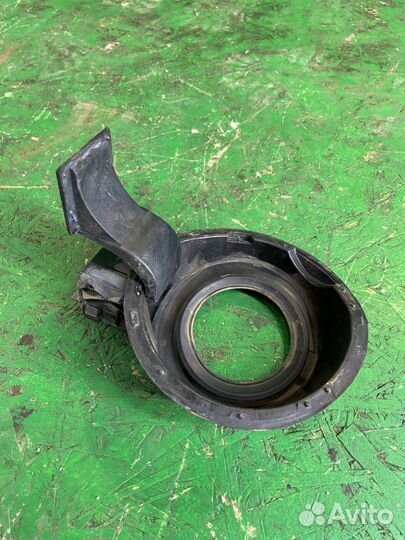 Механизм лючка бензобака Peugeot 308