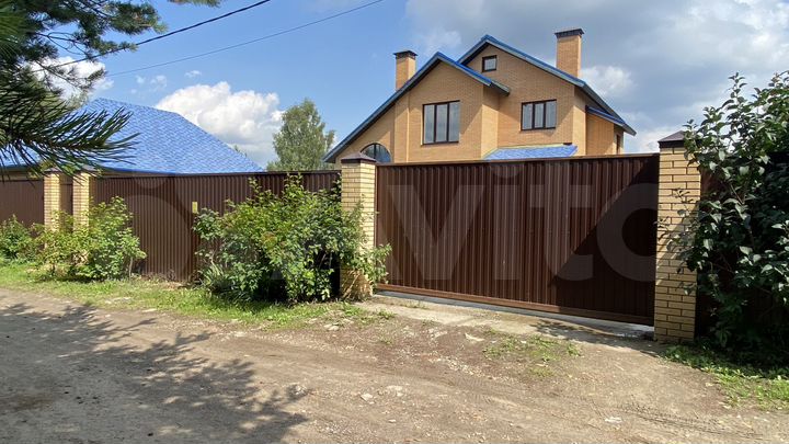 Дом 181 м² на участке 13 сот.