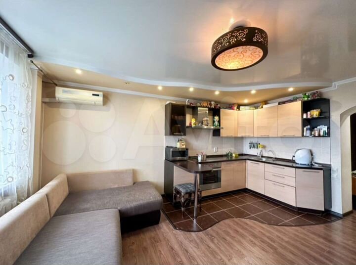 2-к. квартира, 52 м², 8/10 эт.