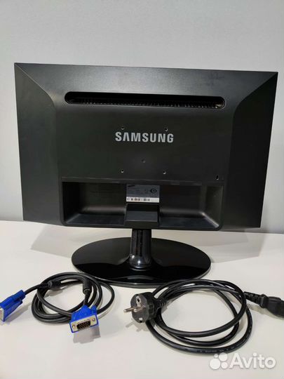 Монитор Samsung диагональ 20