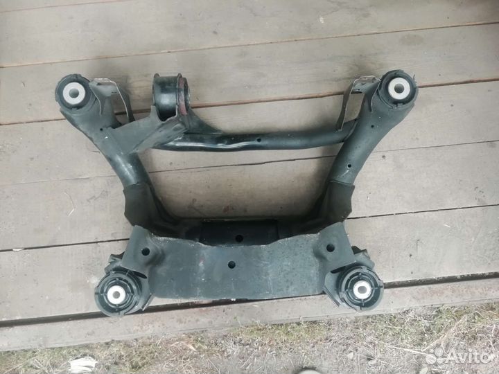 Задний подрамник BMW e46