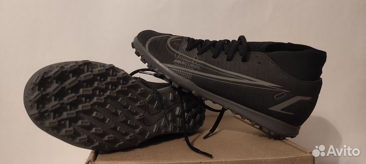 Детские бутсы (шиповки) Nike