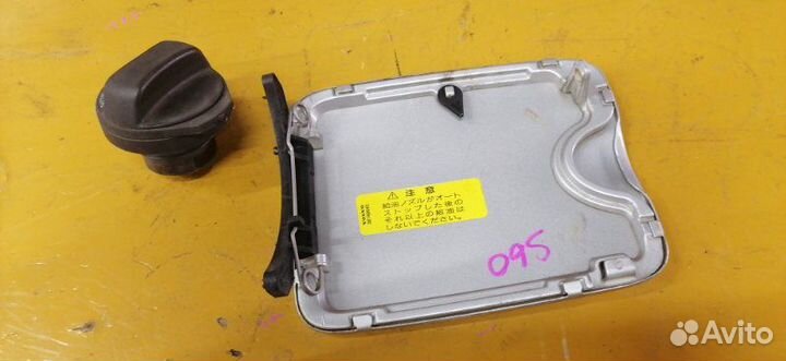 Лючок бензобака Volvo s60