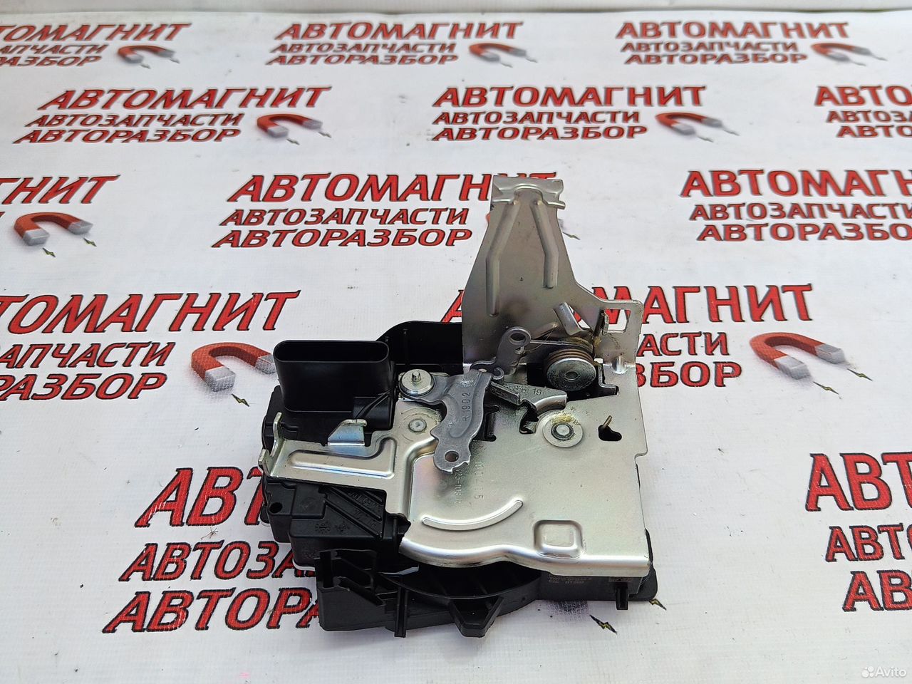 Замок двери передний правый Ягуар F-Pace