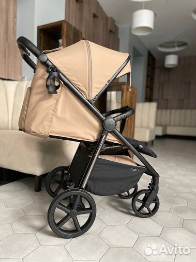Прогулочная коляска Carrello Bravo Plus
