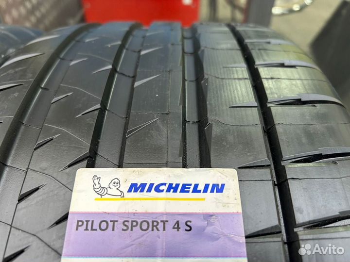 Michelin Pilot Sport PS4 SUV 275/35 R21 103Y