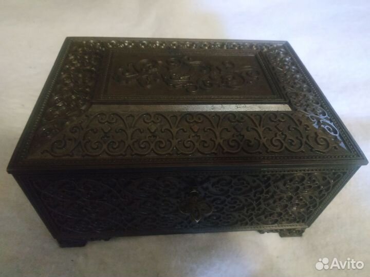 Шкатулка для украшений