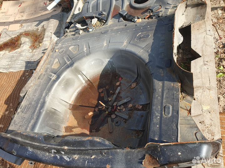 Для рено логан пол багажника,корыто запаски