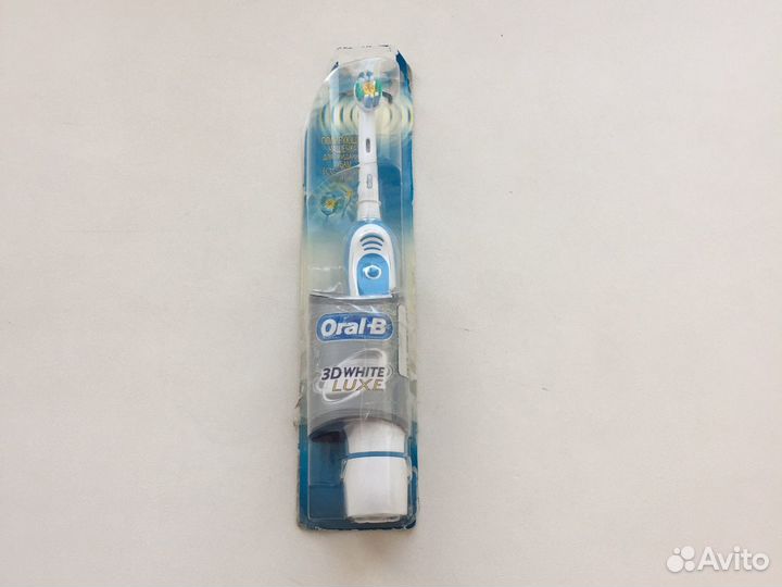 Электрическая зубная щётка Oral-B