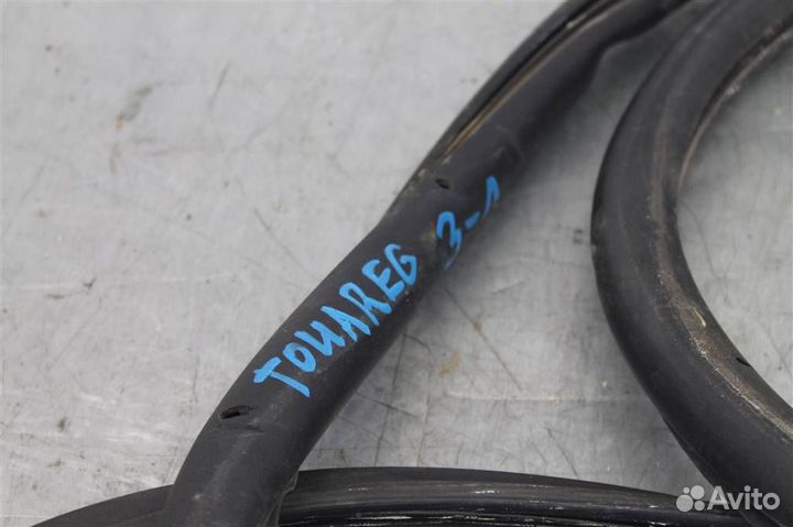 Уплотнитель кузова передней левой двери Volkswage