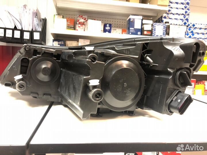 Фара левая / правая Skoda Octavia A5