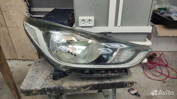 Фара правая Hyundai Solaris 2