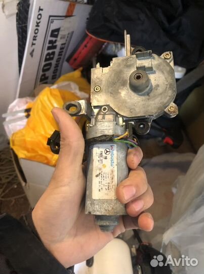 Моторчик люка w210 в отлмчном состочниии