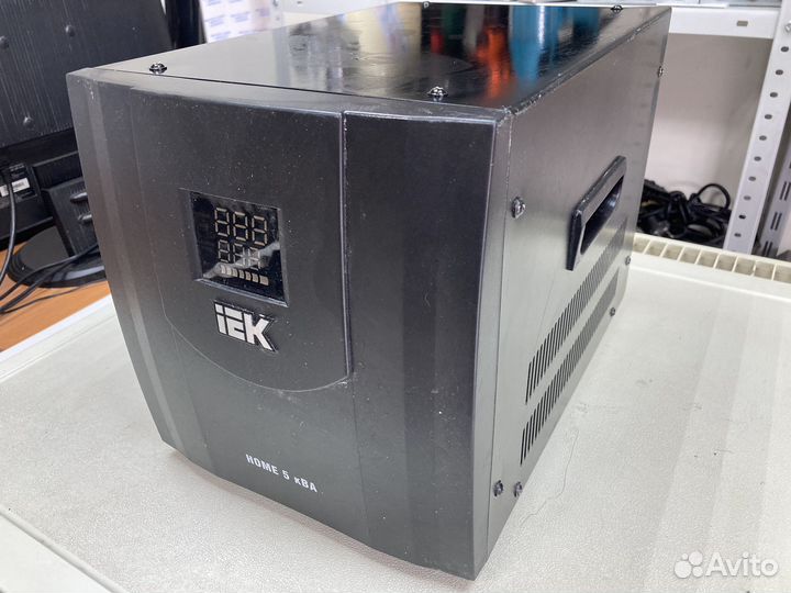 Стабилизатор напряжения iek 5000вт На запчасти