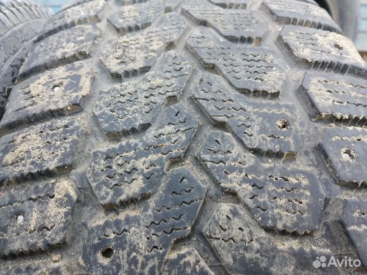 Yokohama Ice Guard IG10 215/60 R17