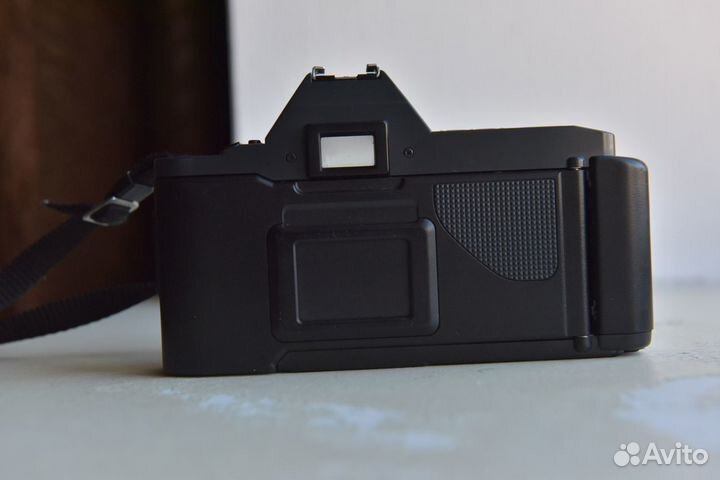 Canon T70 (body)