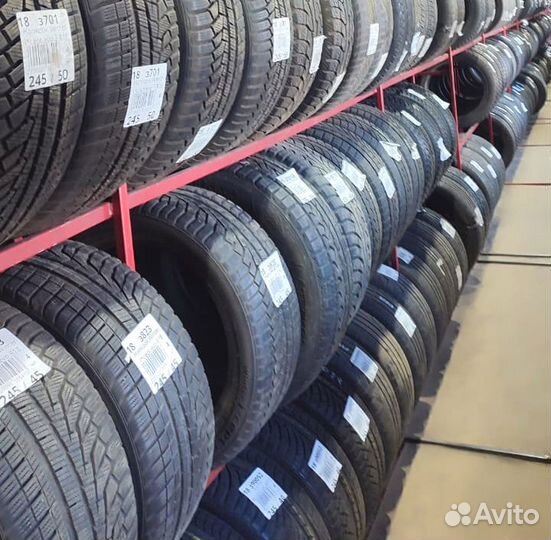 Bridgestone Blizzak Revo1 215/45 R17 83M