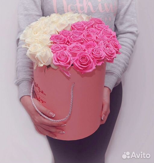 Розы в шляпной коробке