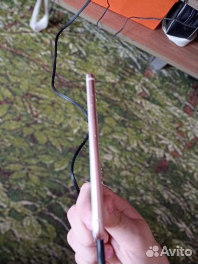 Телефон iPhone 8 64 gb