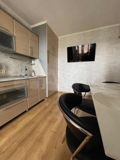 3-к. квартира, 80 м², 9/10 эт.