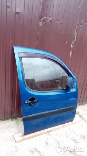 Дверь передняя правая Fiat Doblo 2009 год
