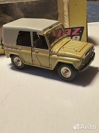 Модель автомобиля УАЗ 469