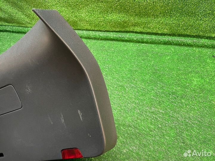 Обшивка крышки багажника, нижняя Porsche Macan