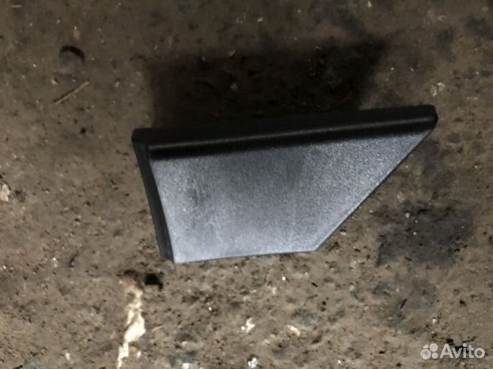 Накладка зеркала левая (уголок ) Ssang Yong Kyron